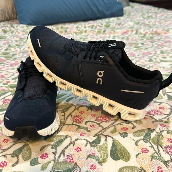 Women’s On Cloud 5 - Picture 1 of 5